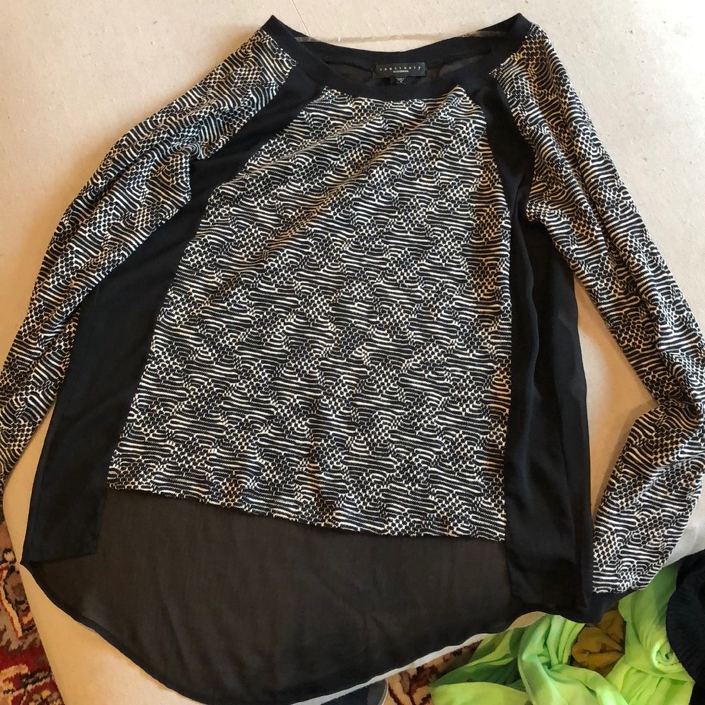 Lightweight White and black sweater